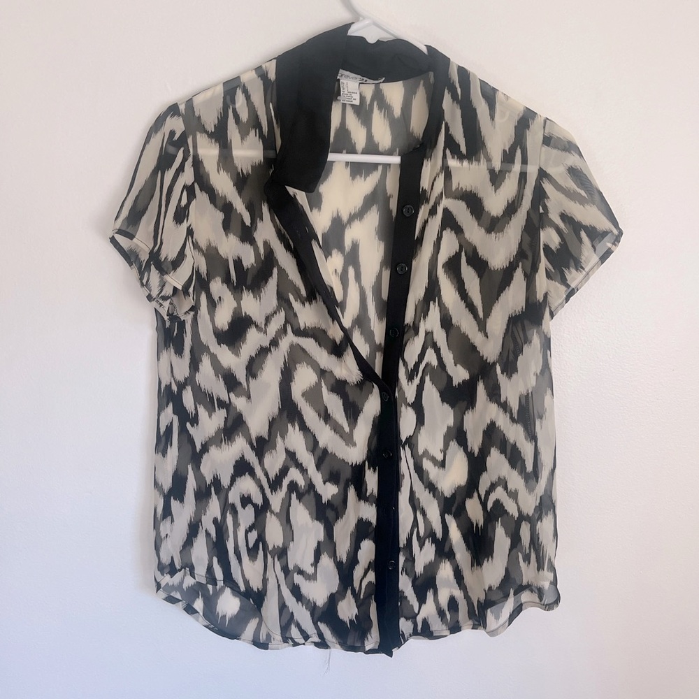 Forever 21 Black and Cream Patterned Blouse
